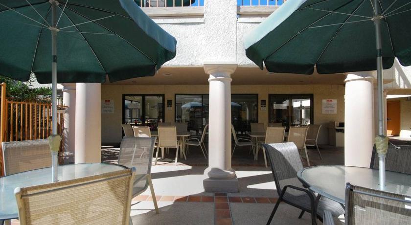 Ramada Tucson East Hotel Exterior photo