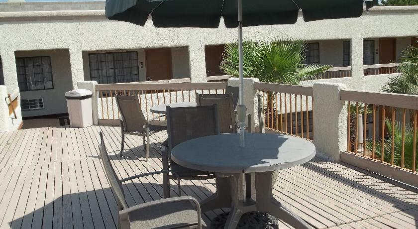 Ramada Tucson East Hotel Exterior photo